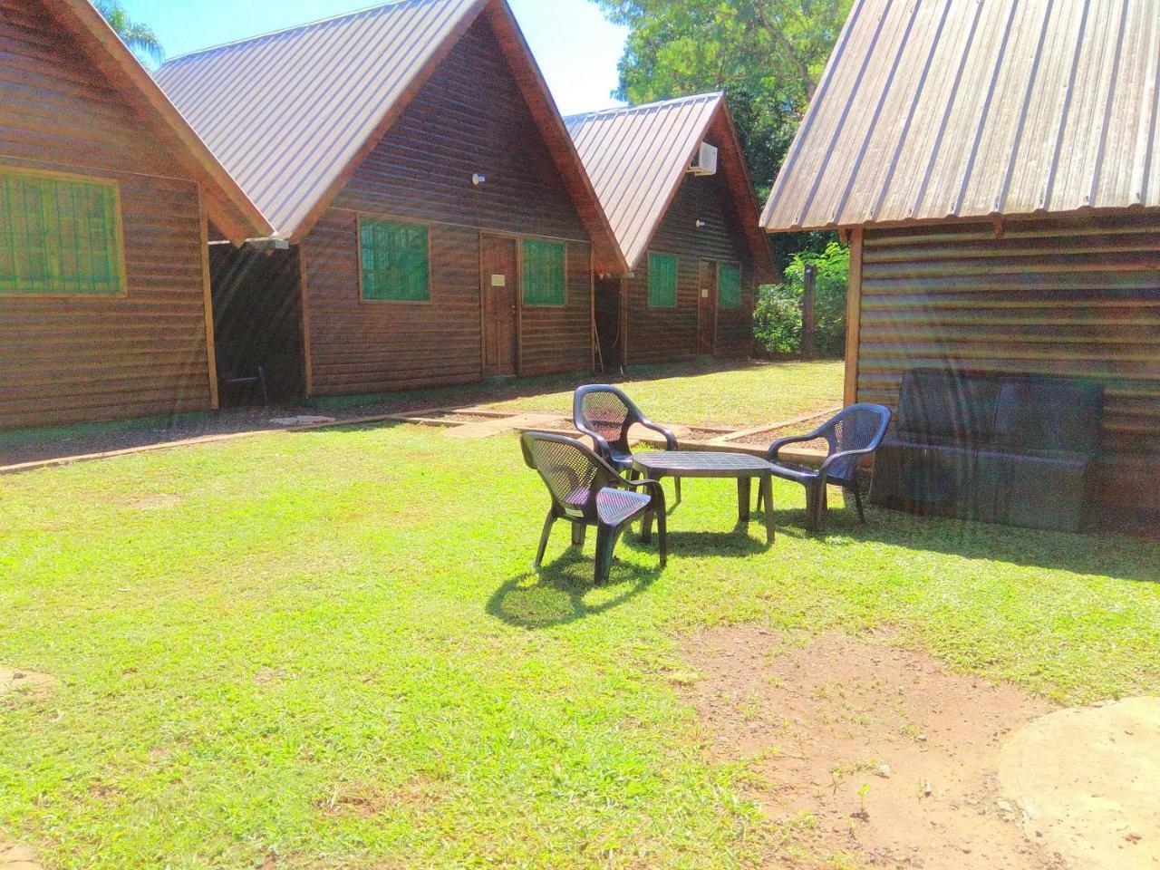 Cabanas Merale Excelente Ubicacion Puerto Iguazu Bagian luar foto